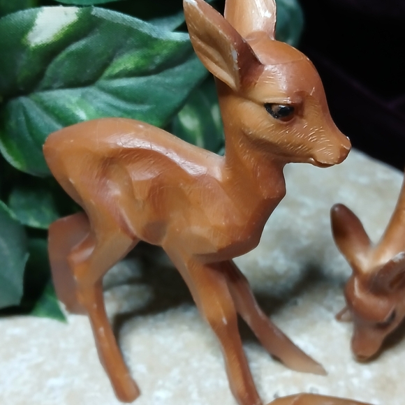 3 Vintage 1960s Small Hard Plastic Deer Made In Hong Kong - Picture 4 of 5